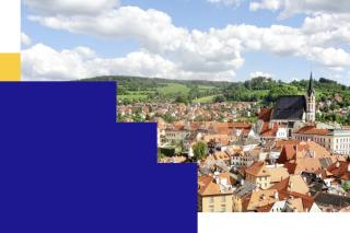 Fotografie města překrytá grafickými prvky Otevřených Měst.
